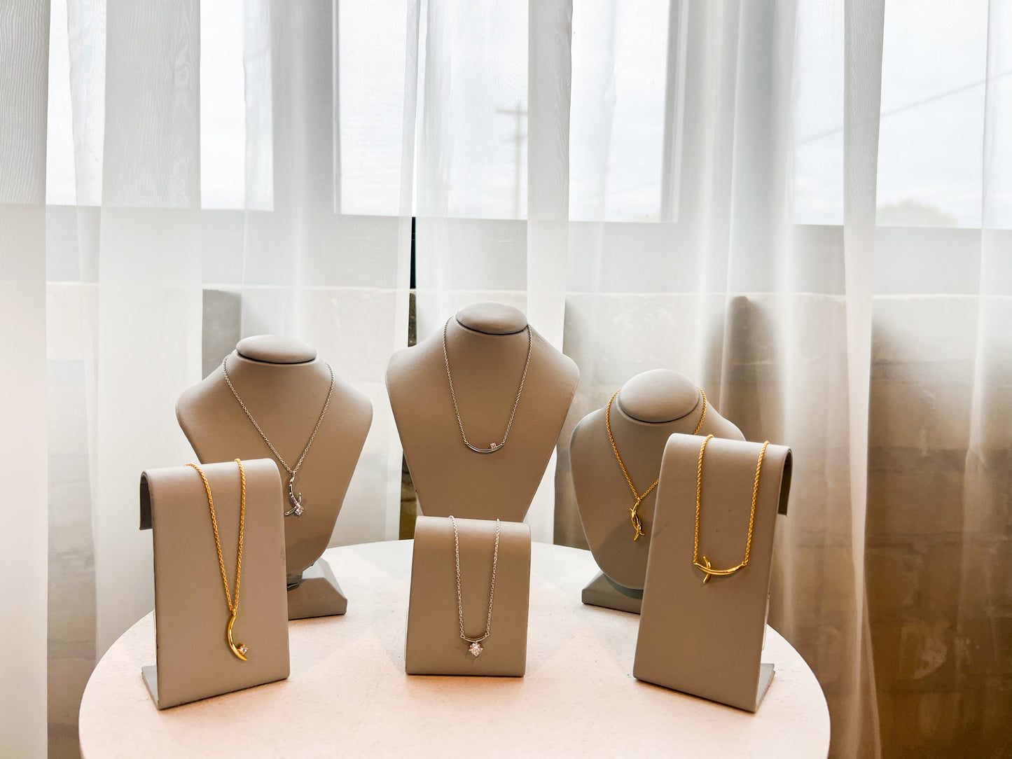 Solitaire Felicita Necklace